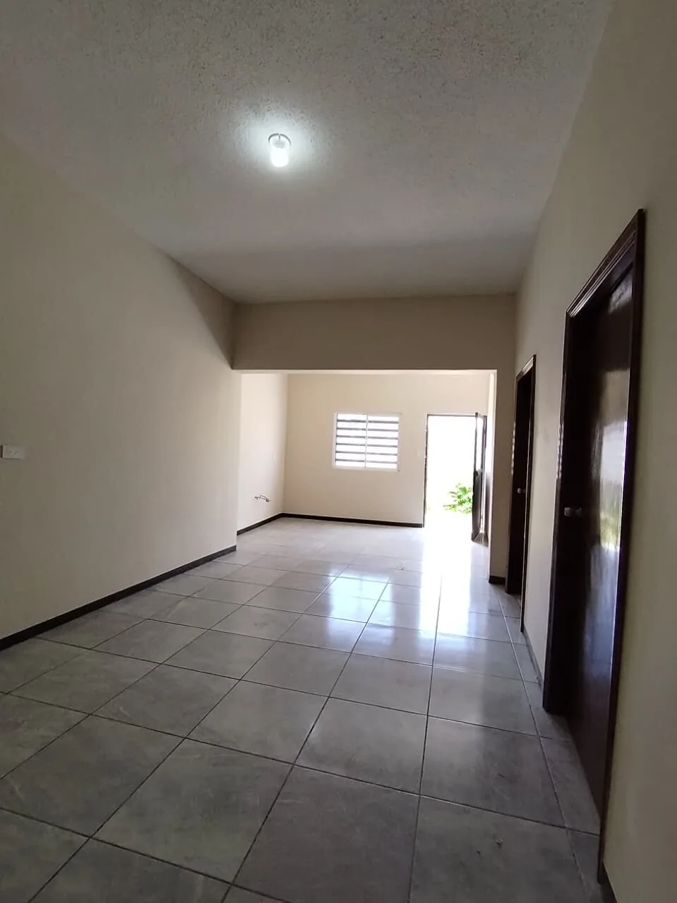 Casa de un piso con amplio patio — foto 5