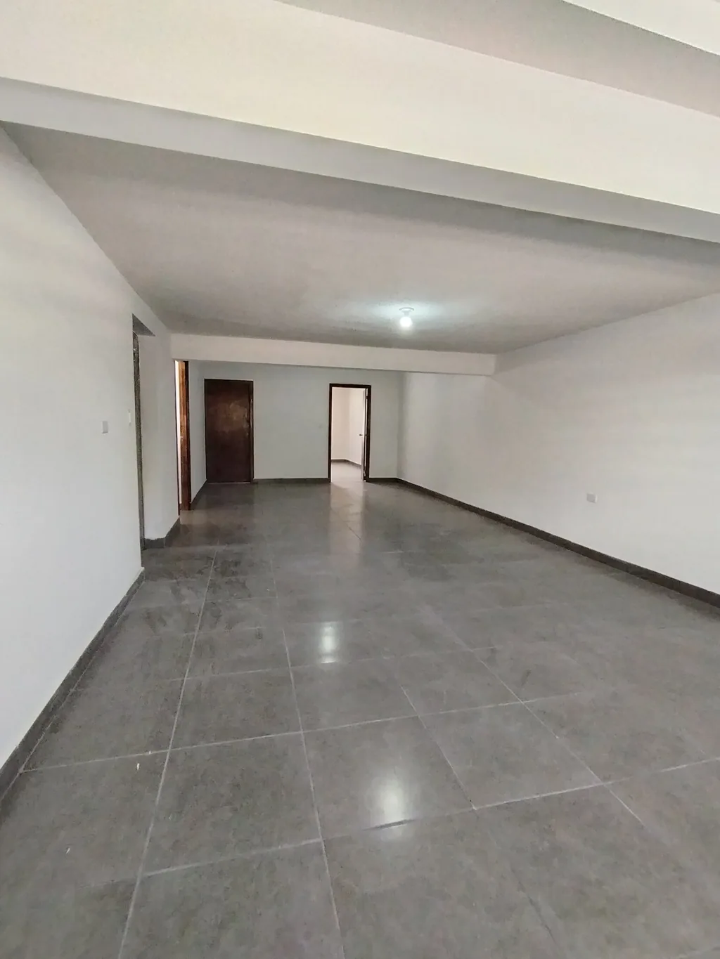 Casa de un piso con 2 baños completos — foto 3