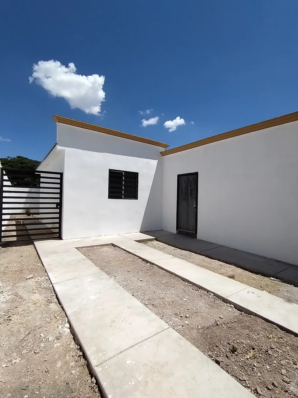 Casa de un piso con 2 baños completos — foto 2