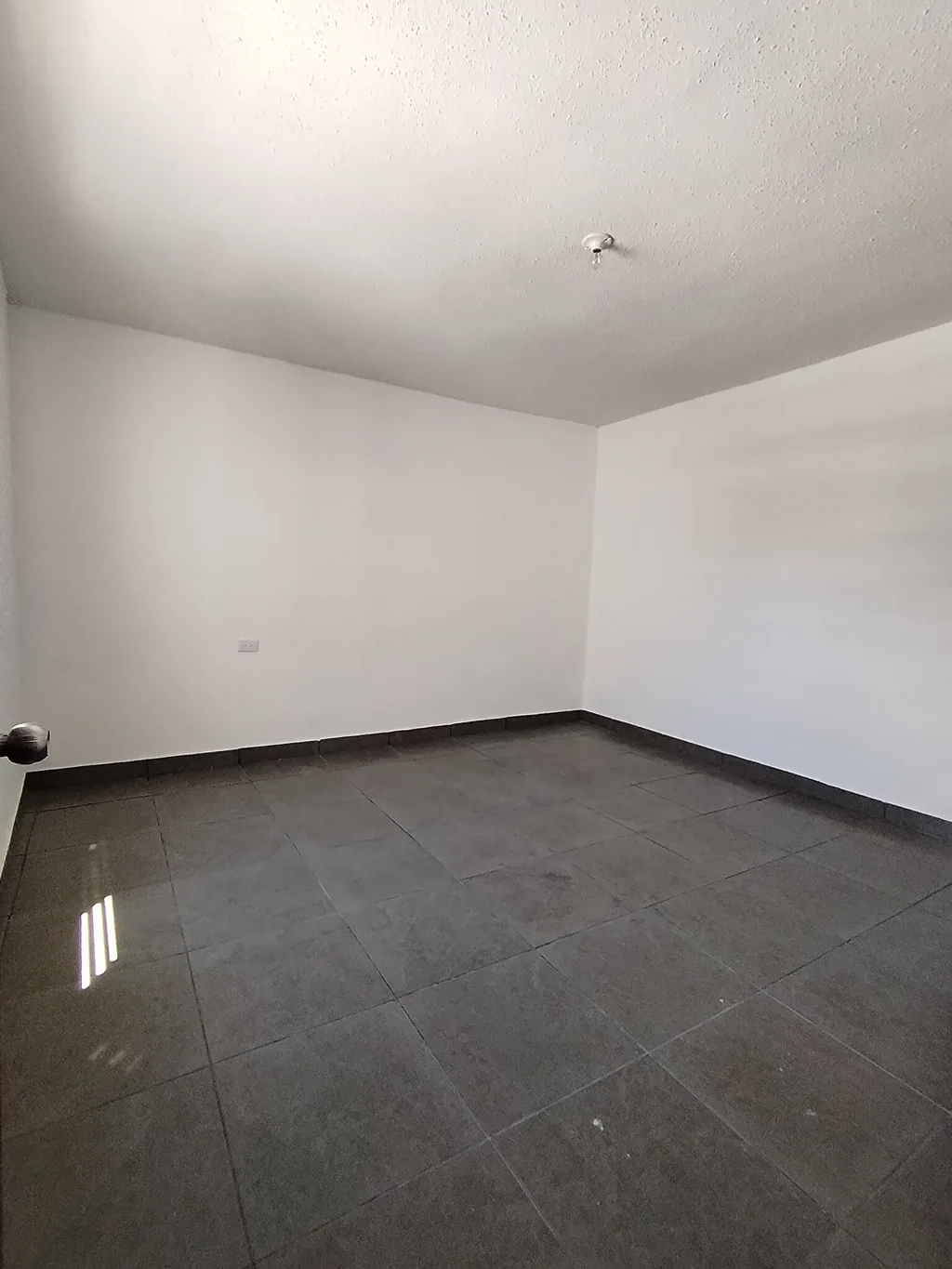 Casa de un piso con 2 baños completos — foto 4