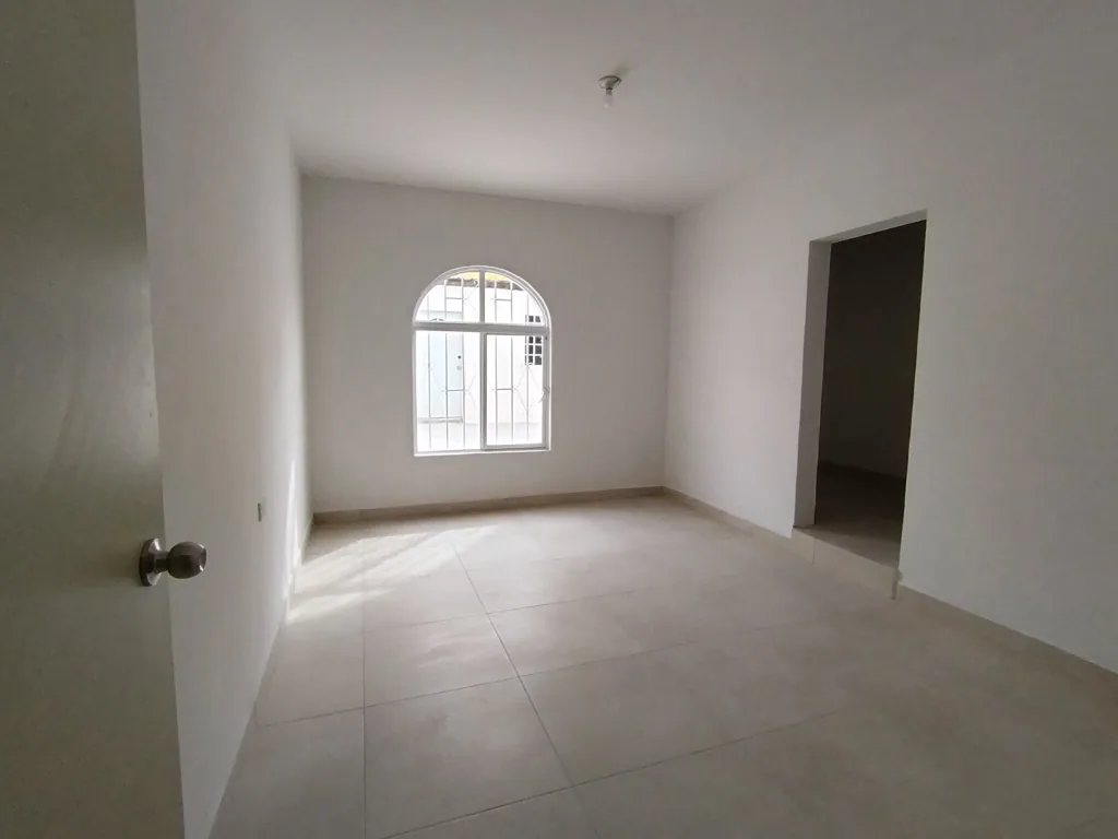 Casa de una planta con amplio patio — foto 4
