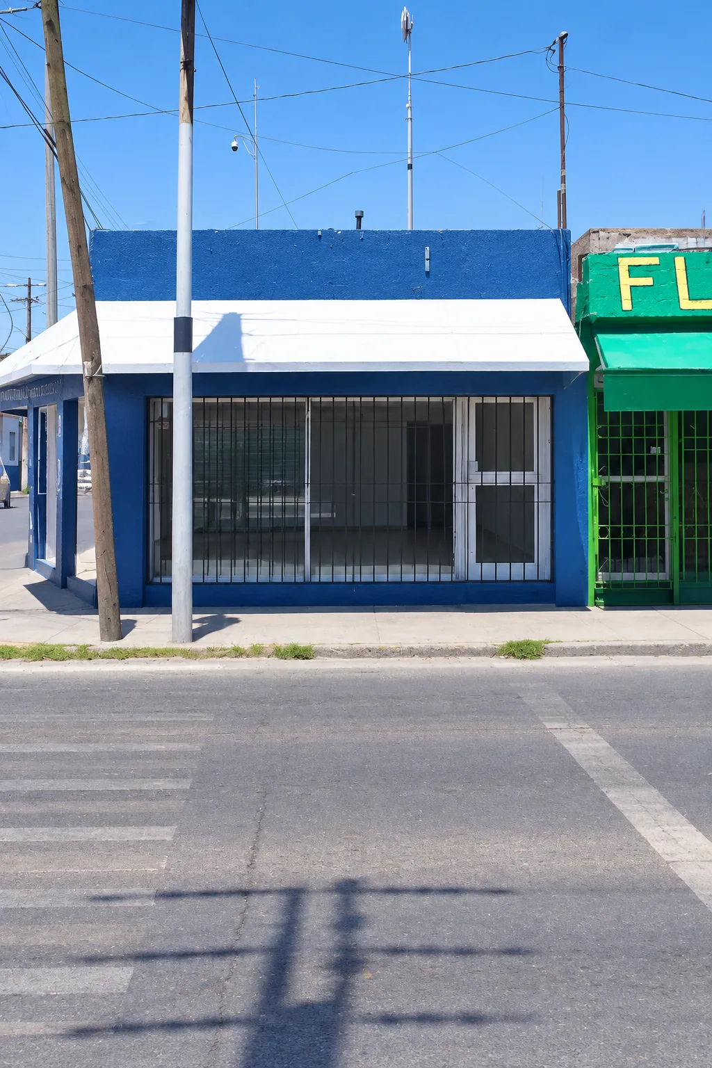 Local comercial en esquina sobre Av. Independencia, Centro — foto 2