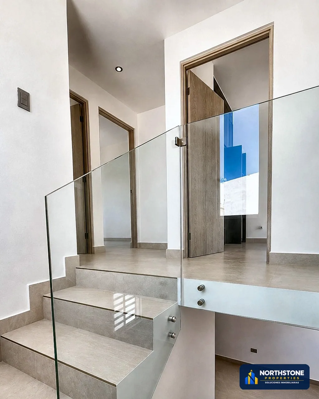 Casa equipada con excedente de terreno en Pradera Lake — foto 3