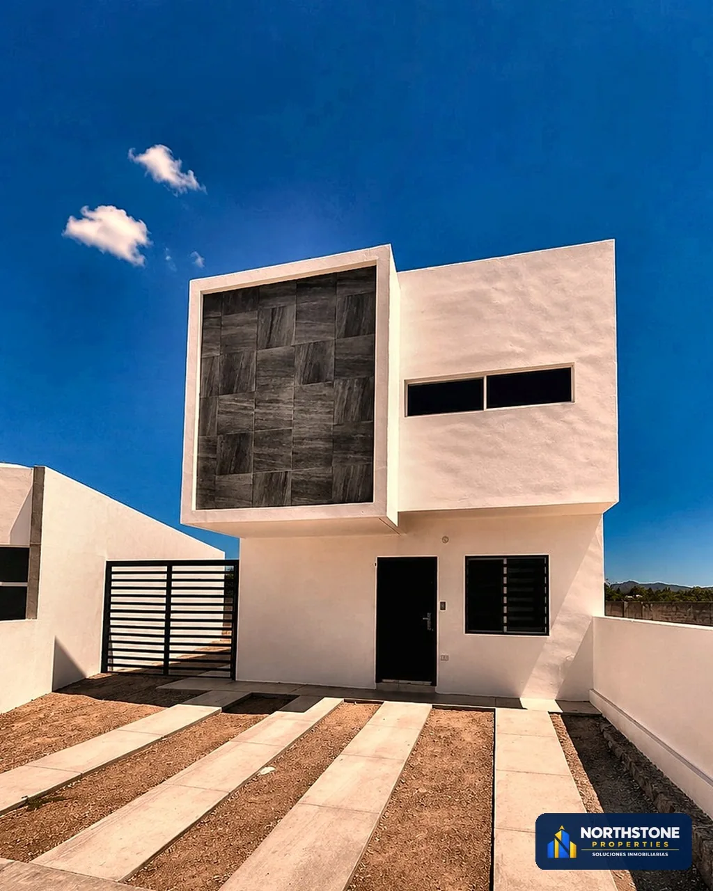 Casa equipada con excedente de terreno en Pradera Lake