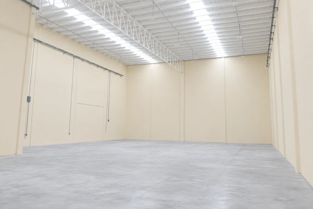 Bodega espaciosa con altura de 11 metros — foto 5